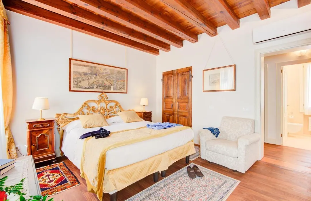 Master Venice Apartments-1