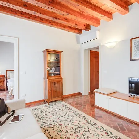 Master Venice Apartments-2